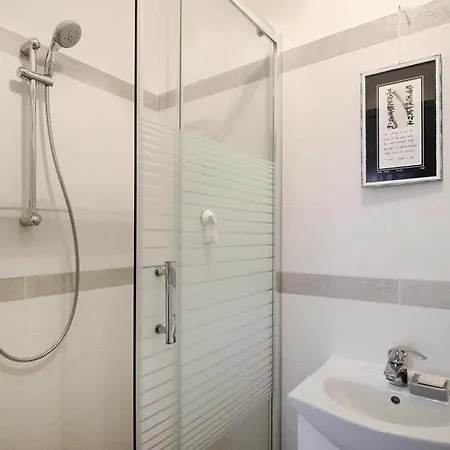 Apartment Am *