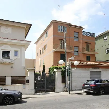 Apartment Am *